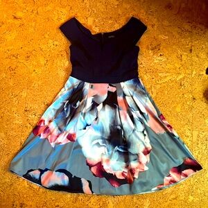 Le Chateau Beautiful cap sleeve dress- made in Canada (excellent quality)